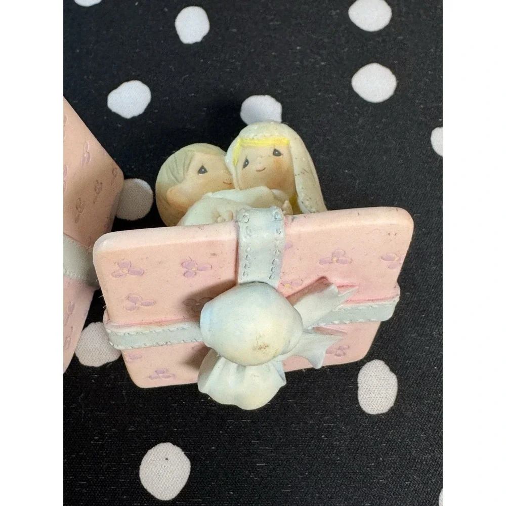 Precious Moments Enesco Vintage 1999 Bride Groom Pink Gift Box Figure Wedding